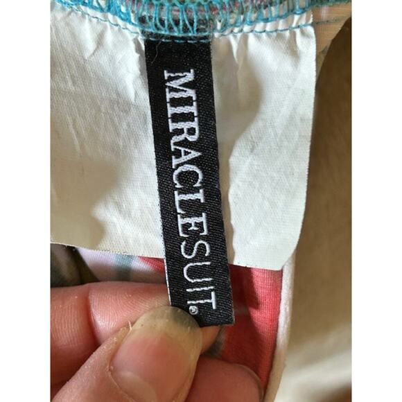 Miraclesuit One-Piece Swimsuit – Tropical Floral Print - Picture 3 of 4